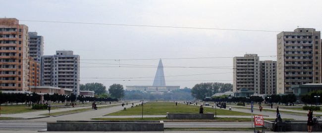 Pyongyang Park. Photo by Kristoferb at English Wikipedia [CC BY-SA 3.0 (https://creativecommons.org/licenses/by-sa/3.0) or GFDL (http://www.gnu.org/copyleft/fdl.html)], via Wikimedia Commons