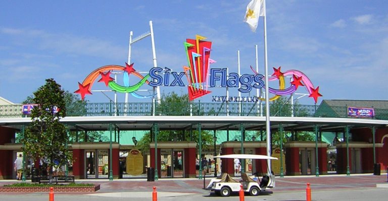 Artist's rendition of the new entrance to Disneyland. By Chris Hagerman [CC BY 2.0 ] via Wikimedia.