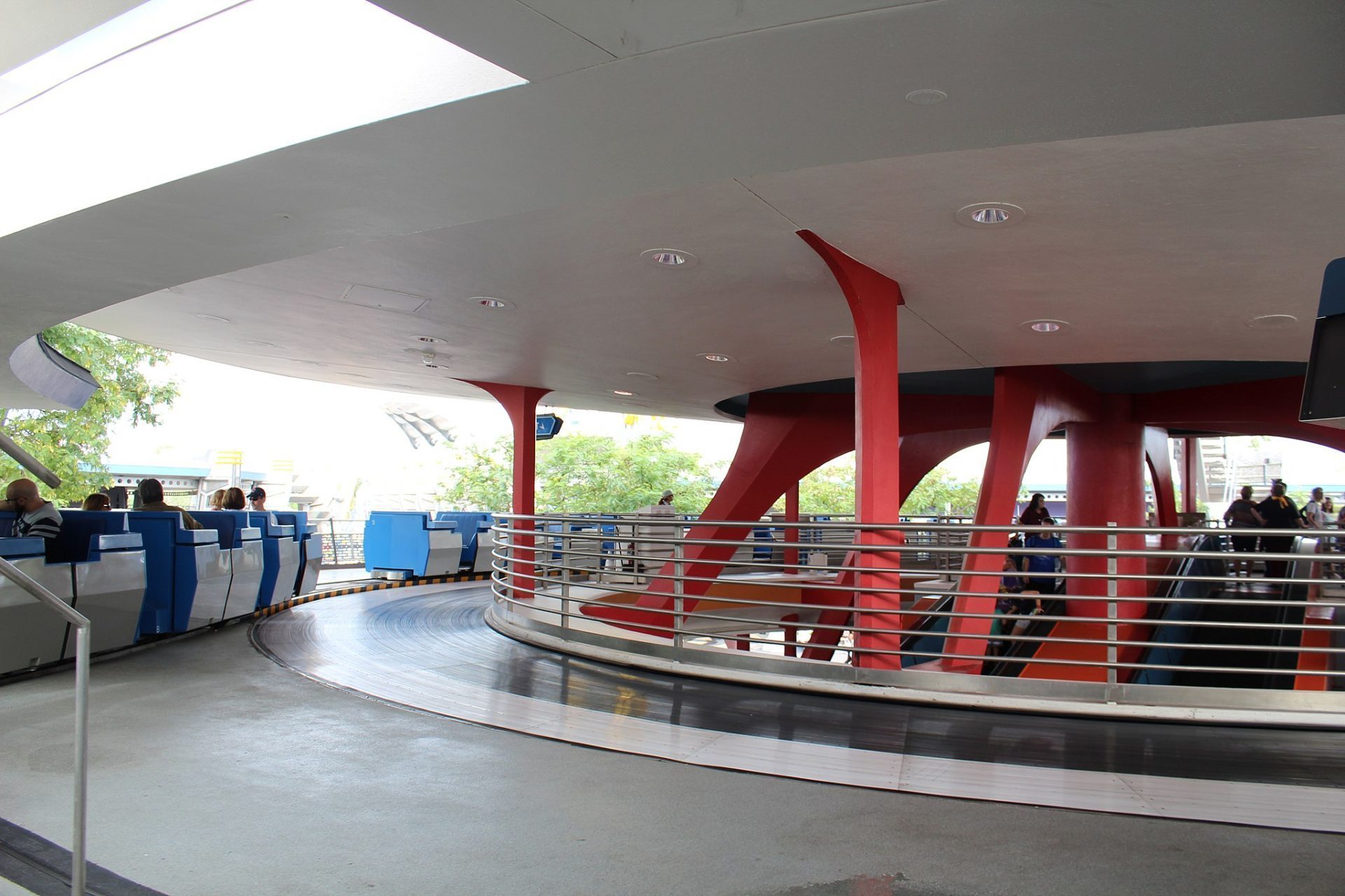By Theme Park Tourist (Flickr) [CC BY 2.0 (http://creativecommons.org/licenses/by/2.0)], via Wikimedia Commons