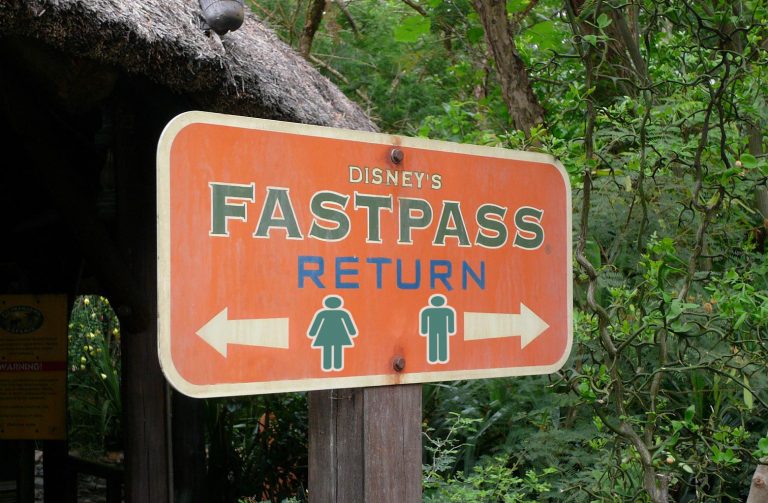 Animal Kingdom Fastpass Return. Photo credit: Michael Gray via Flickr, Attribution-ShareAlike 2.0 Generic (CC BY-SA 2.0)