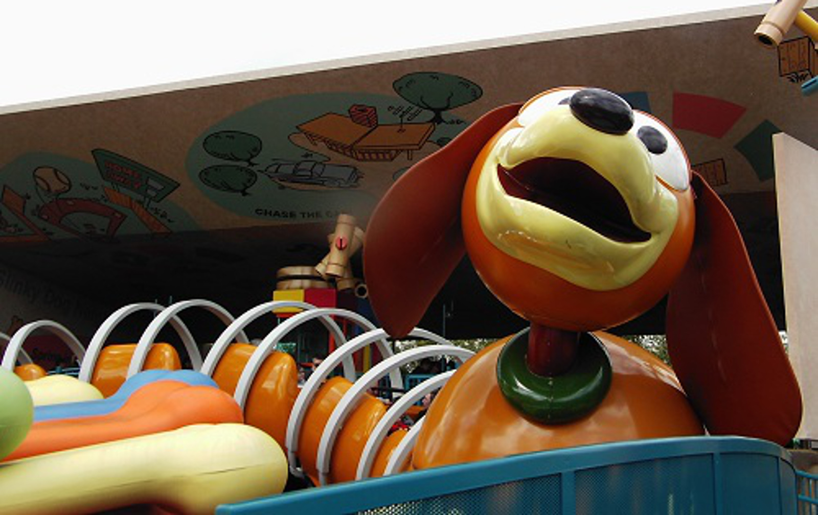 Slinky Dog Dash vehicle. Photo credit: J Marsh via Flickr, Creative Commons Attribution 2.0 Generic (CC BY 2.0)