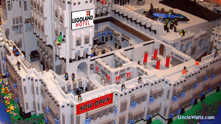 LEGOLAND California's new Castle Hotel. Photo by Jarrod Lombardo via Flickr, Creative Commons Attribution 2.0 Generic (CC BY 2.0), modified.