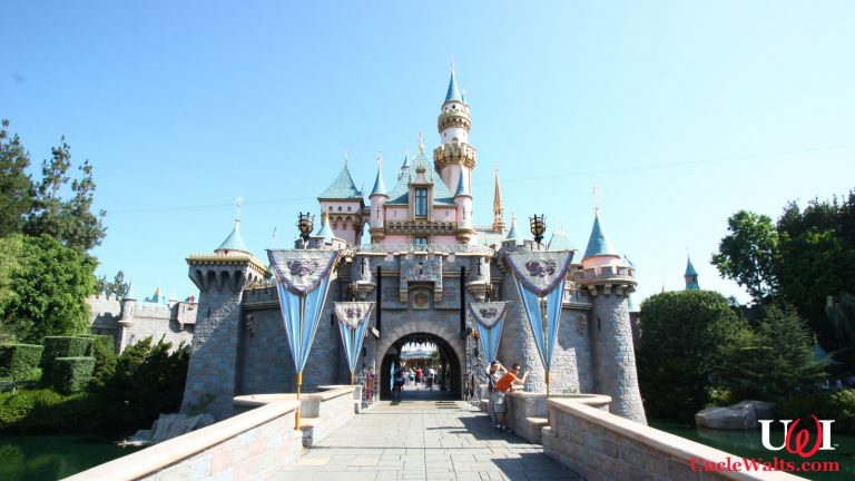A random building at Disneyland. Photo by Carterhawk [CC BY-SA 3.0] via Wikimedia Commons.