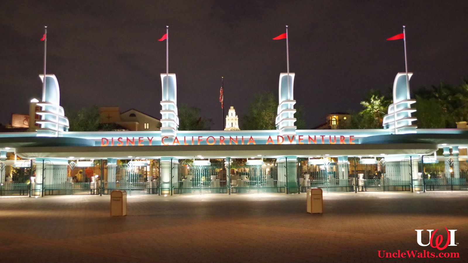 The entrance to California Adventure Park. Photo by Patrick Pelletier [CC BY-SA 4.0] via Wikimedia Commons