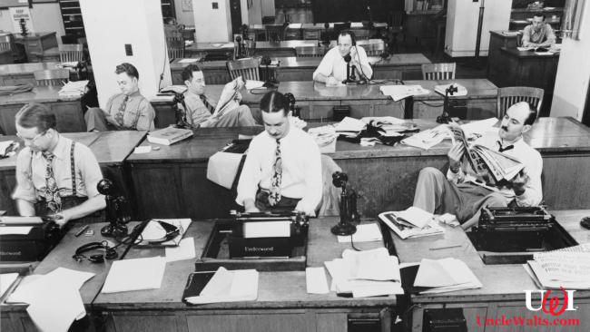Uncle Walt's Insider newsroom back in the heyday of the 1940's. Public domain, courtesy of Pixabay.