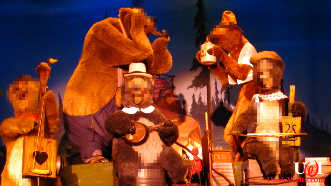 New Country Bears show. Photo by Loren Javier [CC BY-ND 2.0] via Flickr.