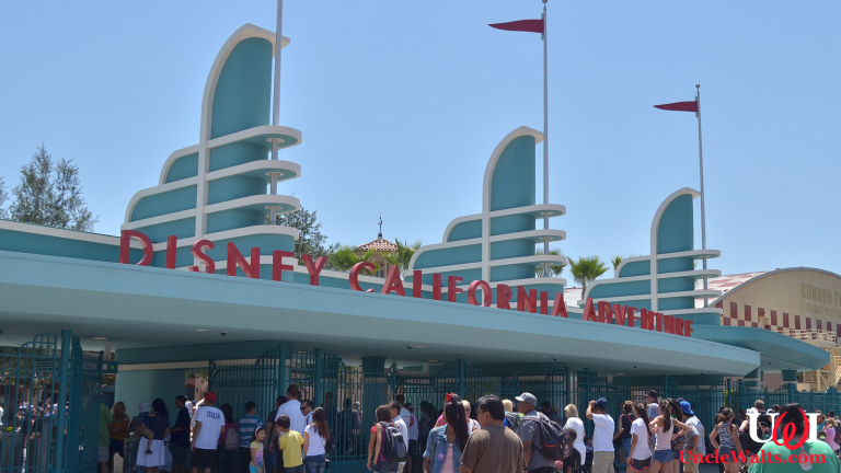 The first of many " Adventure" parks. Photo by Neon Tommy [CC BY-SA 2.0] via Wikimedia Commons.