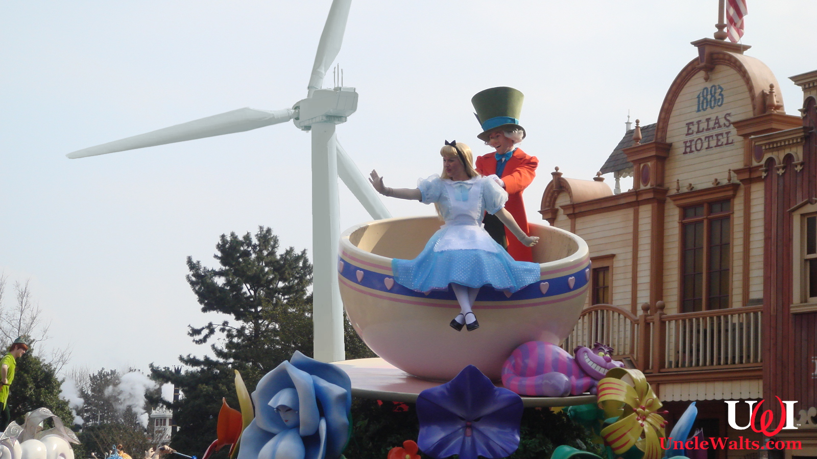 Main Street Wind Turbine Parade, RIP. Photo by Dquai [CC BY-SA 4.0] via Wikimedia Commons and Pexels.com.