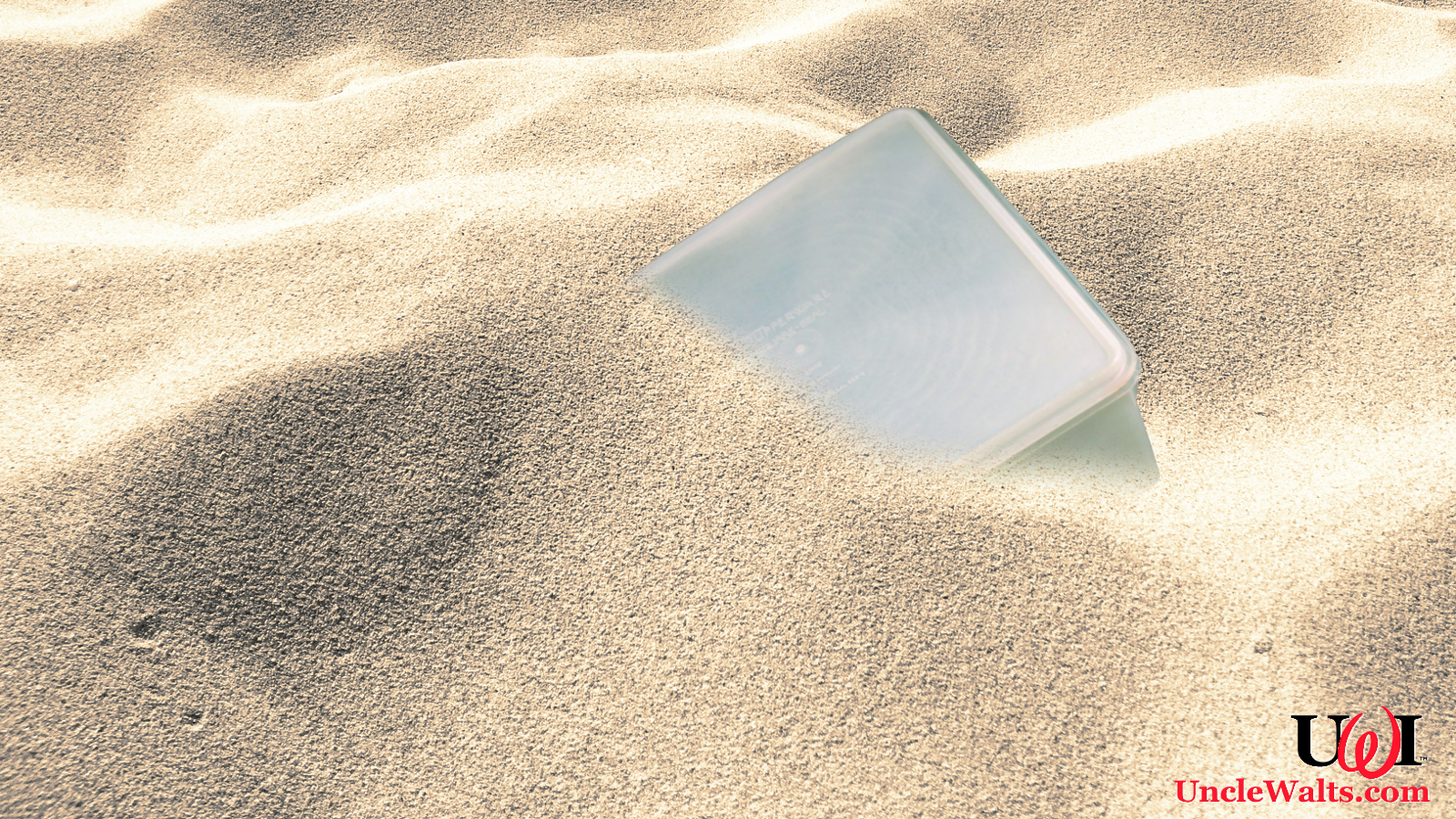 The famous Dead Sea Tupperware. Photo [CC0] via publicdomainpictures.net.