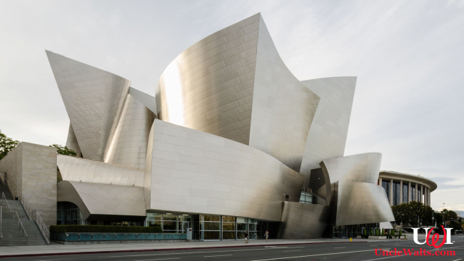 The Walt Disney Concert Hall, Plan B. Photo by Tuxyso [CC BY-SA 3.0] via Wikimedia Commons.