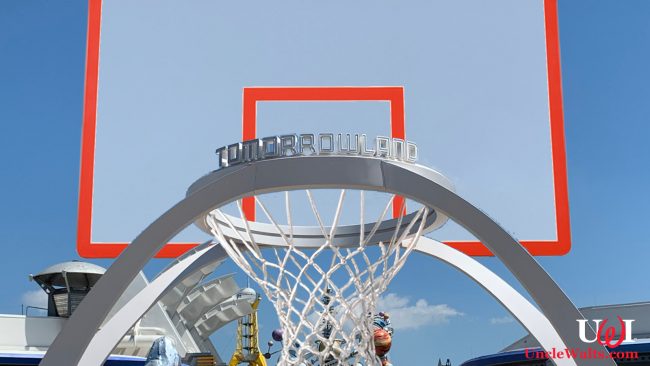 Nothing but net! And a backboard. And the new Tomorrowland sign. Photo by wdwnt.com.