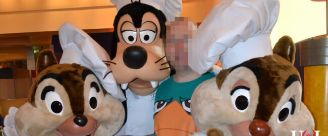 Disney chefs who are (mostly) virus-free. Photo by Loren Javier [CC BY-ND 2.0] via Flickr.