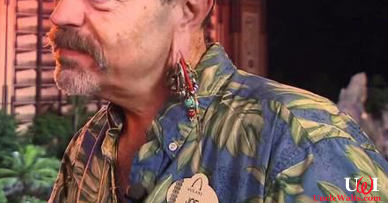 Joe can relax, but the earring will still be hard at work. Photo by alchetron.com [CC BY-SA 3.0].