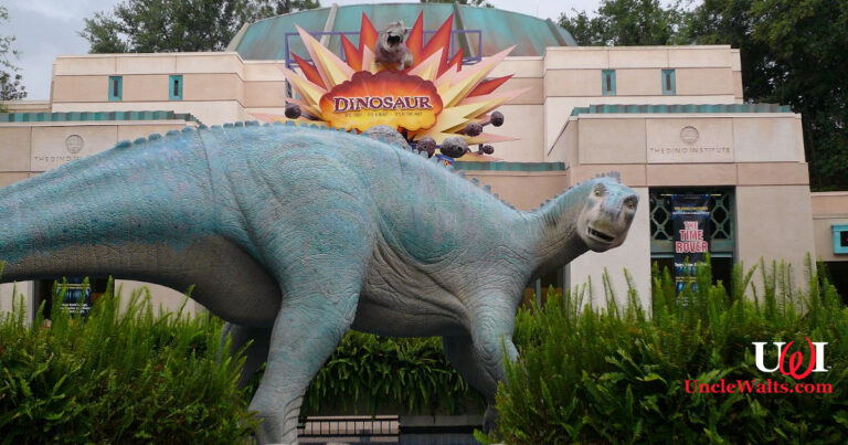 The Iguanodon, or as the other dinos call it, the "Scab-osaurus." Photo by Michael Gray [CC BY-SA 2.0] via Flickr.